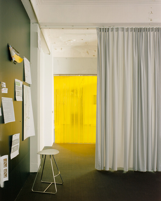 Office P&L / Studio Tngtetshiu - Interior Photography