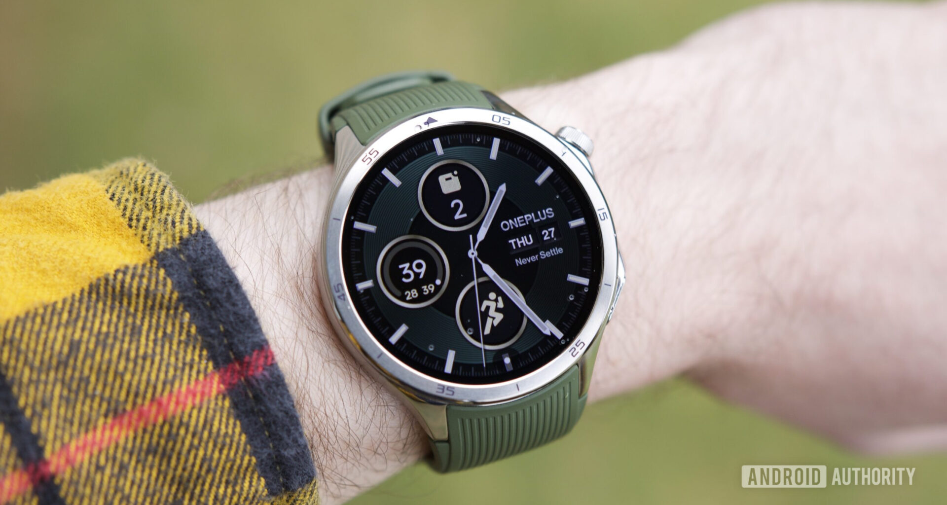 oneplus watch 3 wearing outside hero 2