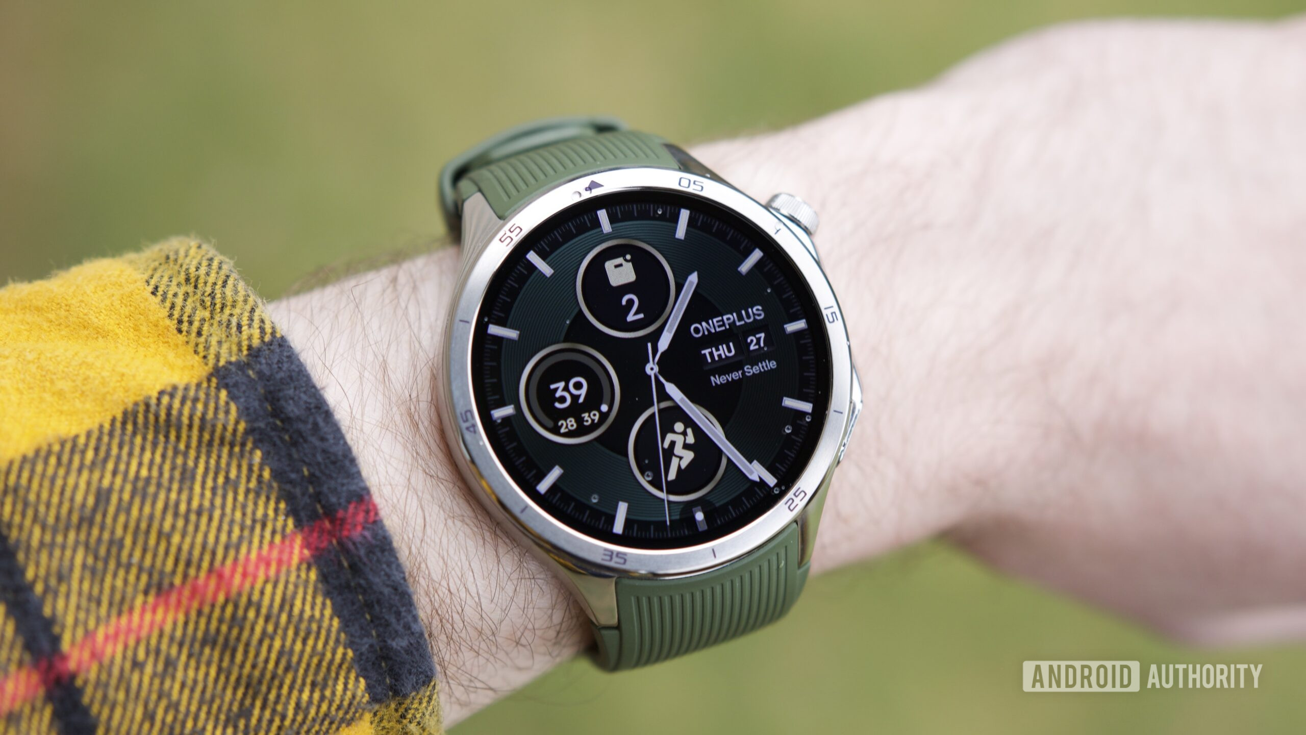 oneplus watch 3 wearing outside hero 2