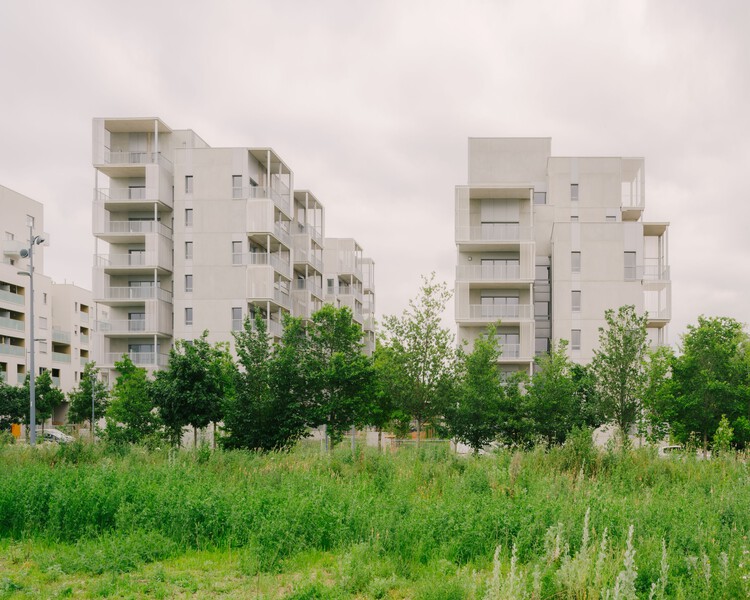 Parilly 116 Housing Units / Tectoniques + BBC & associés - Exterior Photography, Balcony