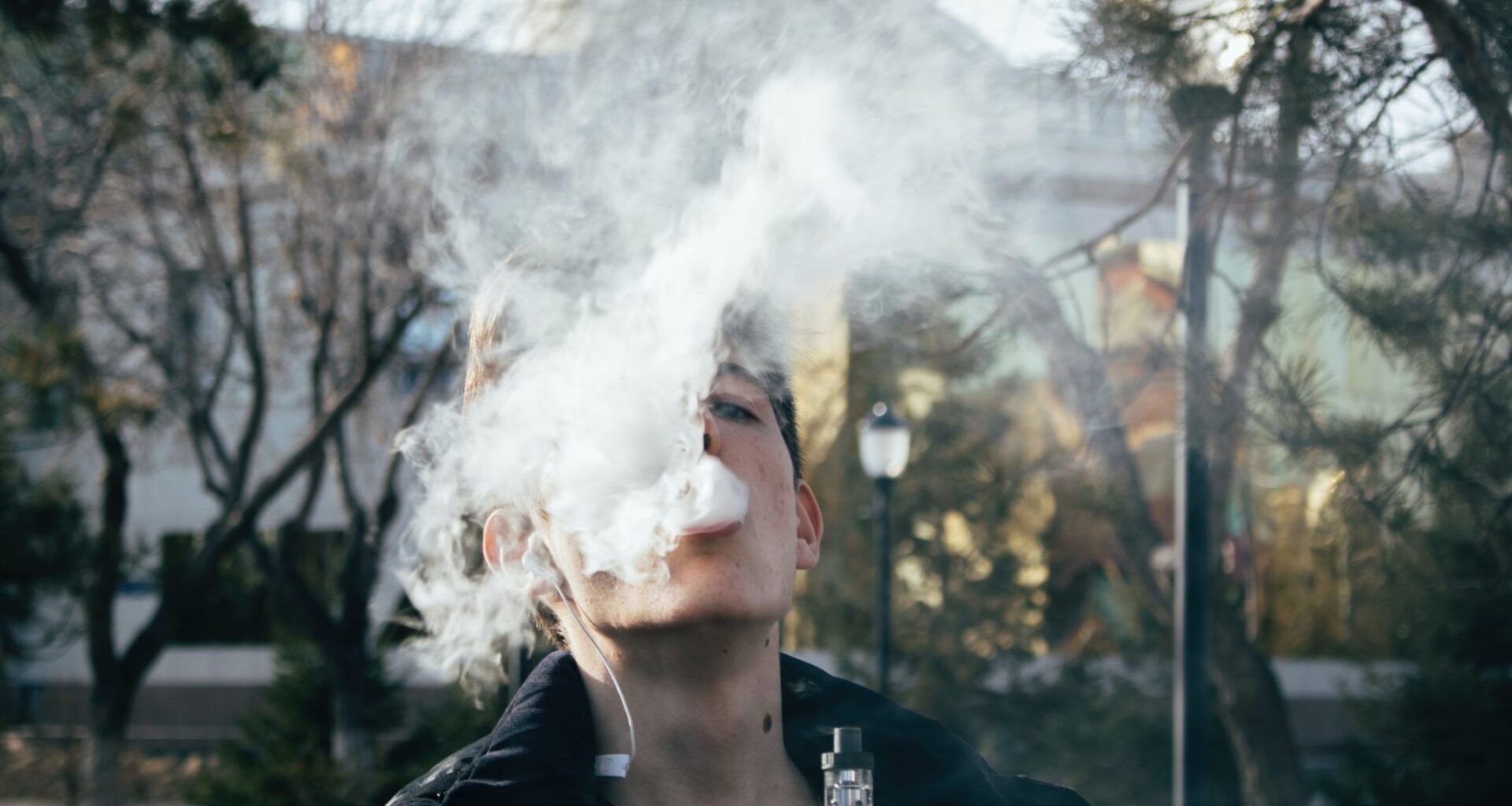 Trading standards officials in Edinburgh lack funds to tackle vape ban