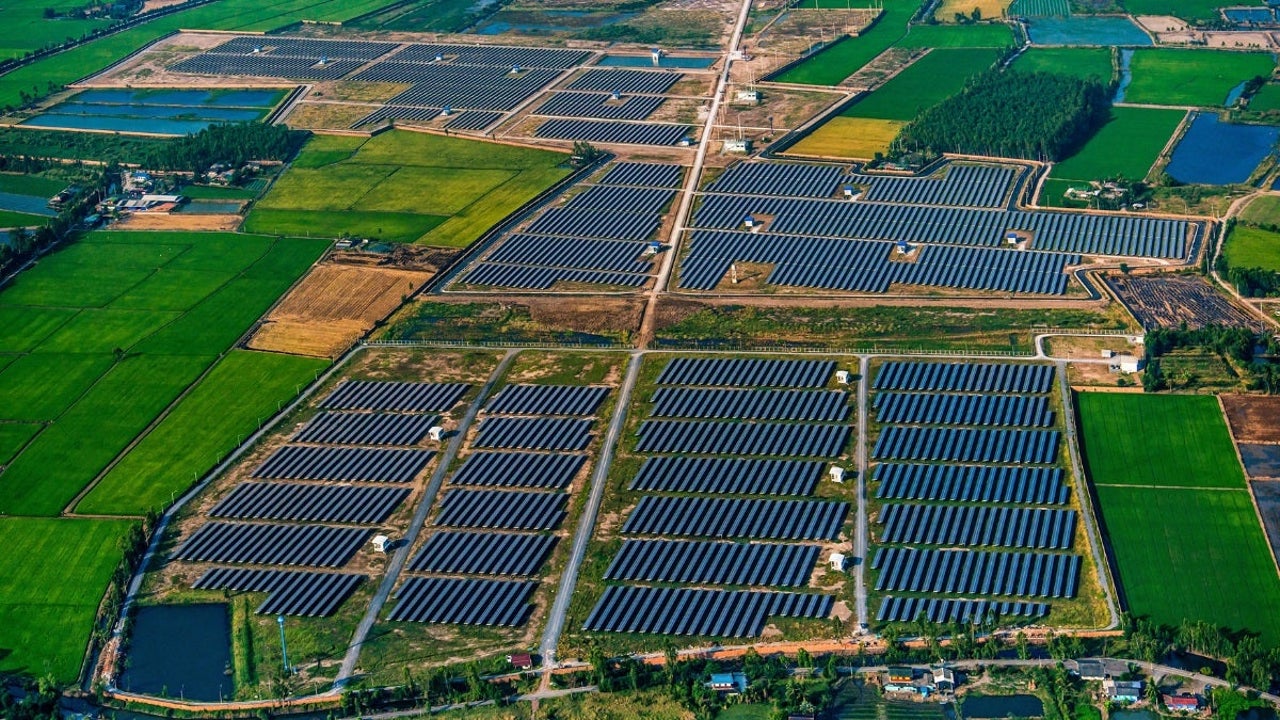Renewable energy surges to a quarter of U.S. electricity generation in Q1 2025