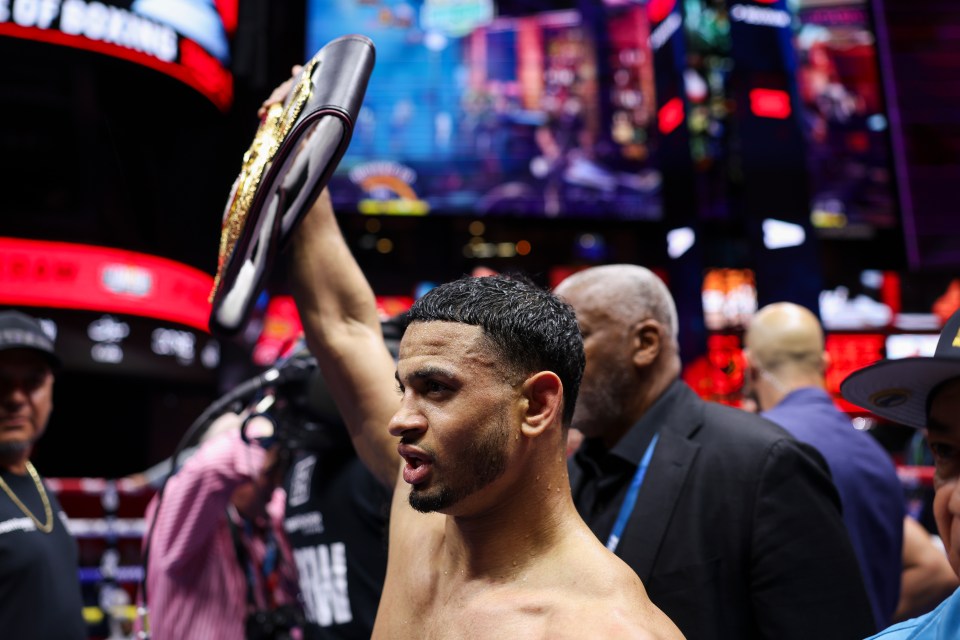 Romero won the WBA Welterweight Title after beating Garcia in his 17th win