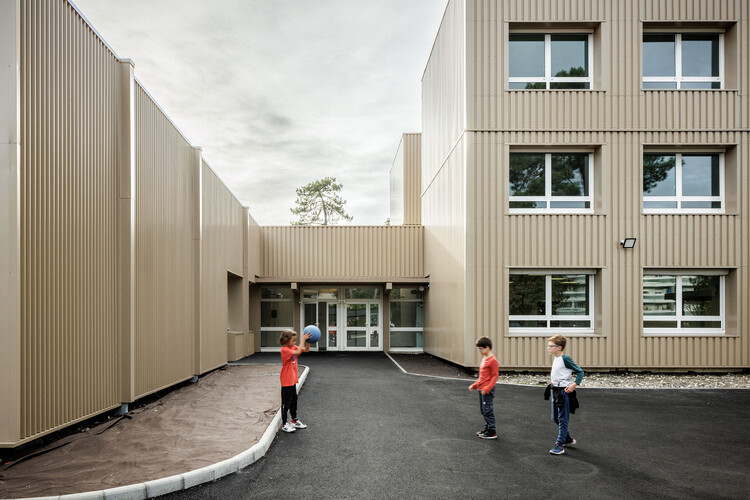 School Group Cap de Bos / BPM Architectes - Interior Photography