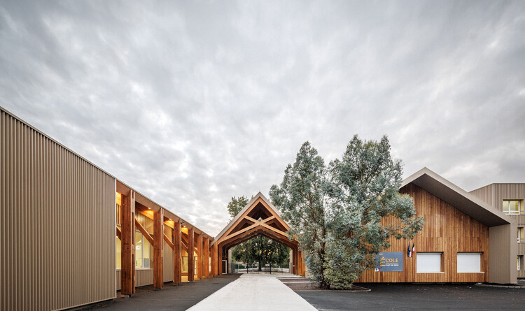 School Group Cap de Bos / BPM Architectes - Exterior Photography, Wood, Beam