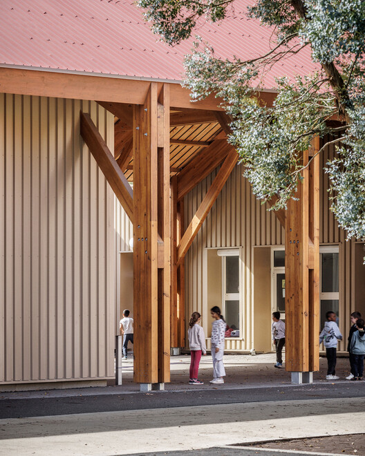 School Group Cap de Bos / BPM Architectes - Interior Photography, Wood, Column