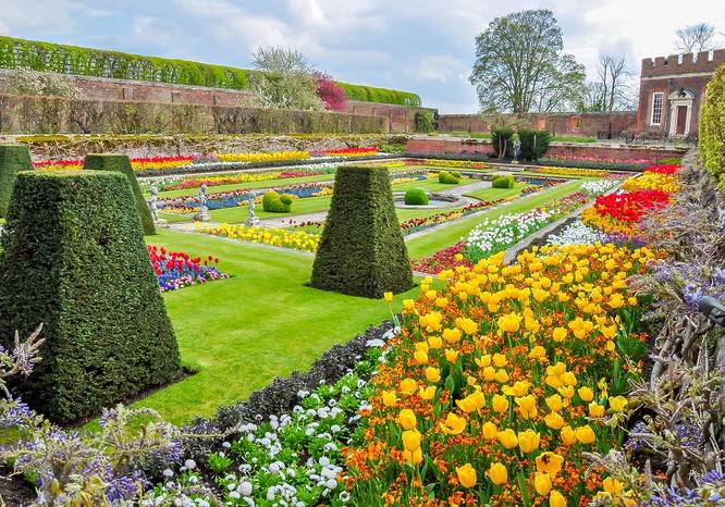 The gardens of Hampton Court Palace