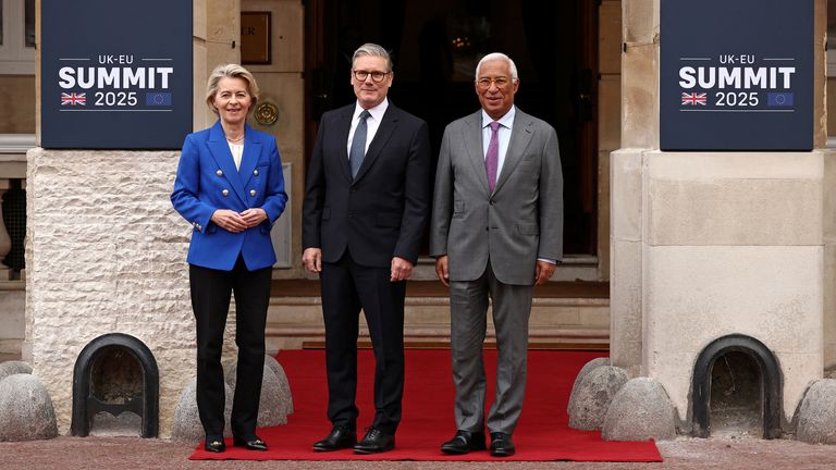 Britain's Prime Minister Keir Starmer poses with European Commission President Ursula von der Leyen and European Council President Antonio Costa as they arrive to attend the UK-EU Summit at Lancaster House in London on May 19, 2025. HENRY NICHOLLS/Pool via REUTERS