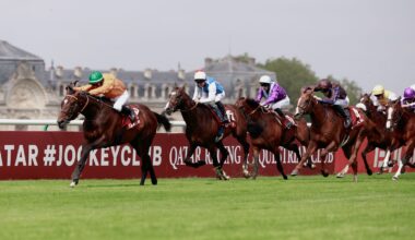 Look de Vega (R. Thomas) won last year's Qatar Prix du Jockey Club Gr.1, in Chantilly, France. (Photo: Zuzanna Lupa)