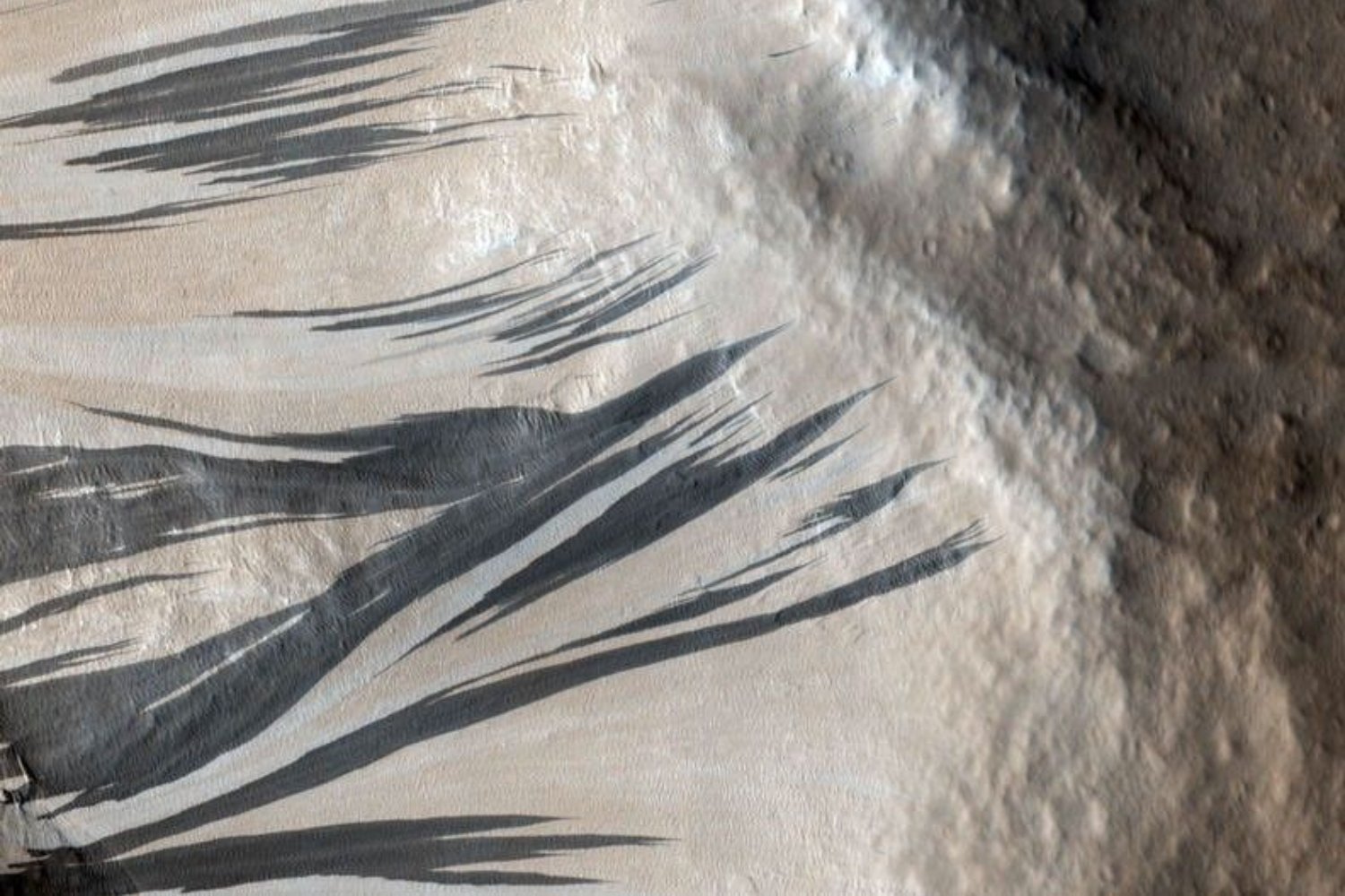 Slope Streaks On Mars