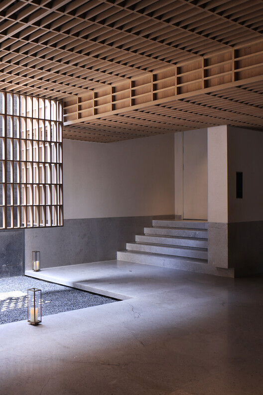 Sunlight Courtyard, Entrance Lobby of Aranya / SHISUO design office - Image 12 of 26