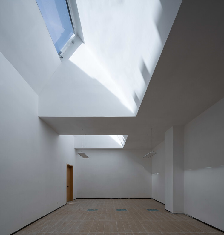 The Multifunctional Art Center of Lhozhag County Middle School / Shenzhen Huahui Design - Interior Photography