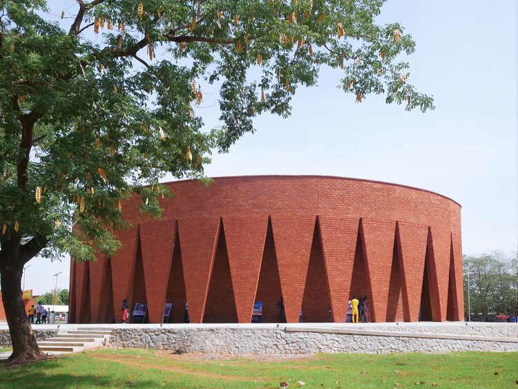 Thomas Sankara Mausoleum / Kere Architecture - Exterior Photography