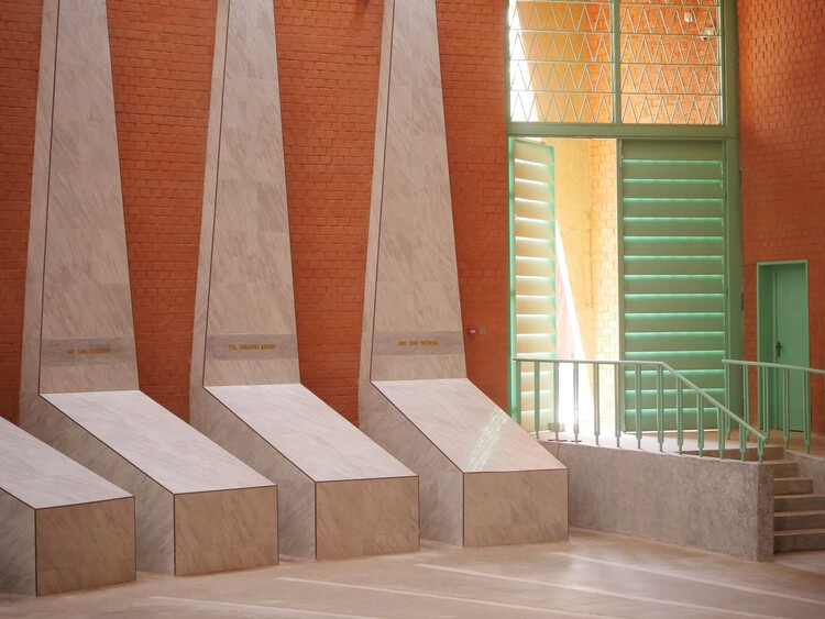 Thomas Sankara Mausoleum / Kere Architecture - Image 6 of 11