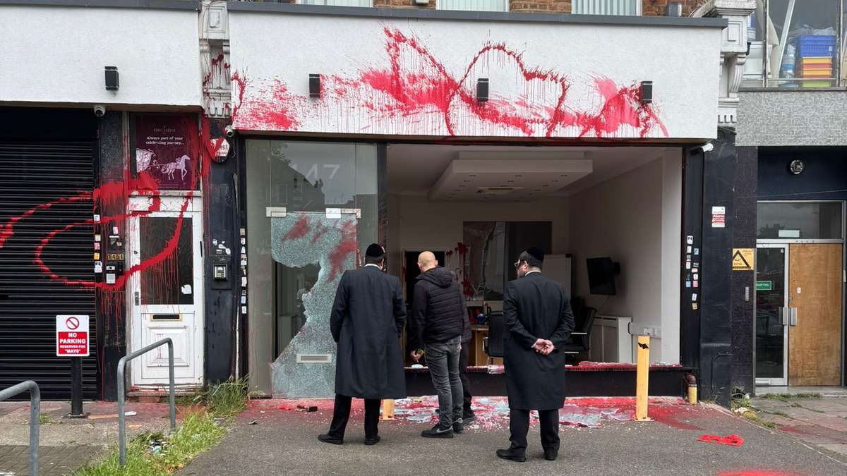 Thugs smash up Jewish-owned business in Stamford Hill - The Jewish Chronicle