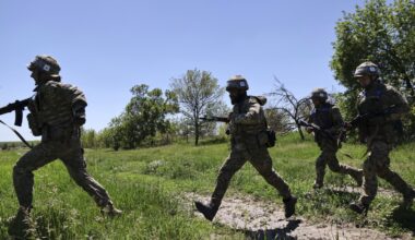 Russian hackers target firms shipping aid to Ukraine, US intelligence says