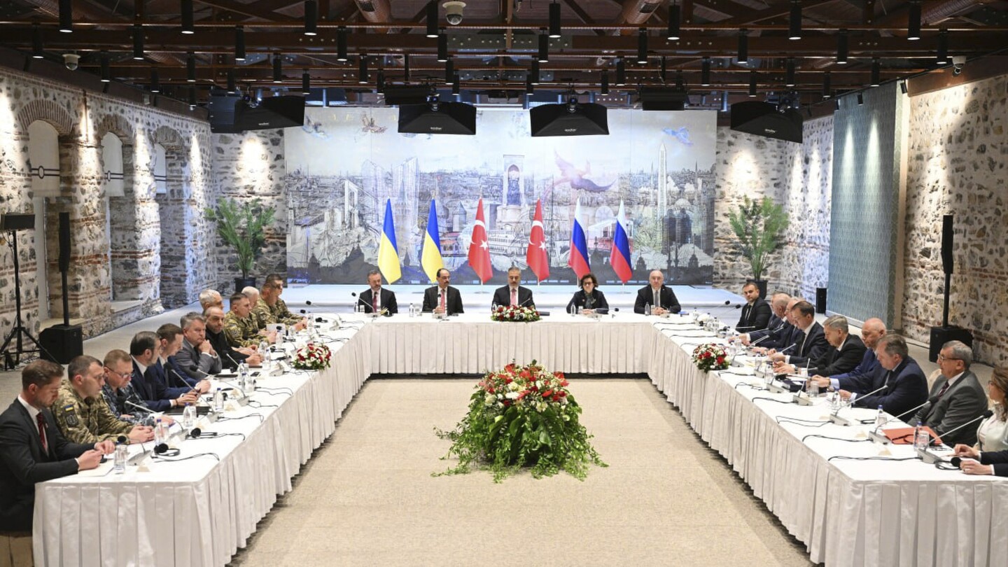 Russia and Ukraine to hold their first peace talks in 3 years