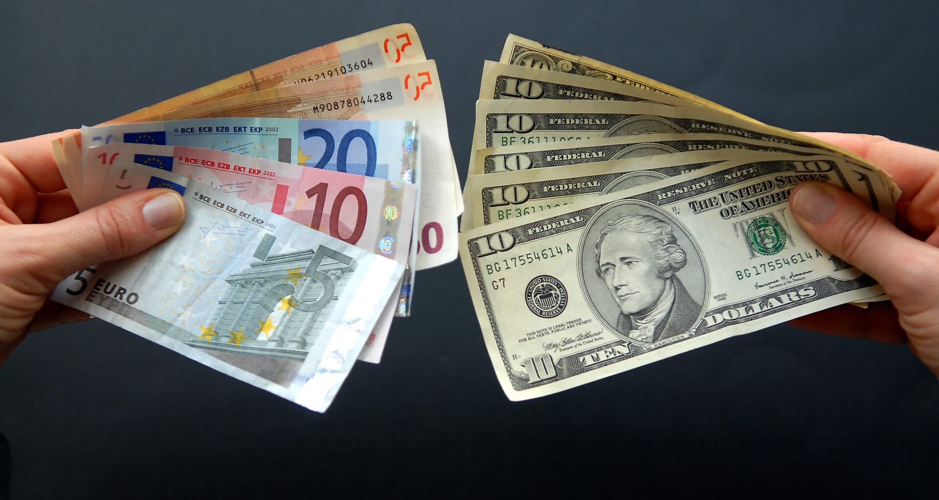 us dollar euro currency notes bills usd