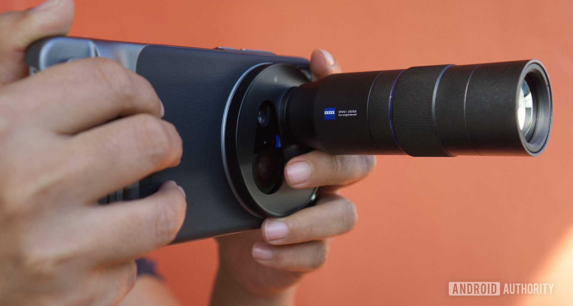 vivo X200 Ultra with external lens shooting
