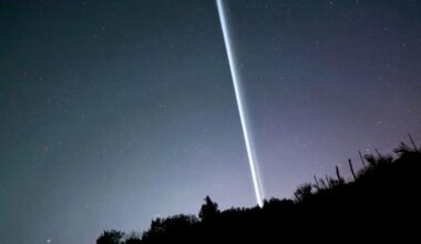 Bright Streak Appears Over US During Aurora Storm, Mystifying Skywatchers : ScienceAlert