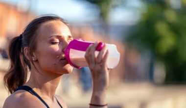 Best Protein Supplements for Women, According to Dietitians