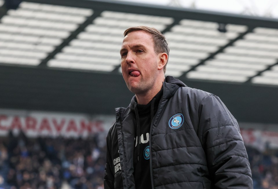 Dodds took over from Bloomfield, although he couldn't guide them to the Championship