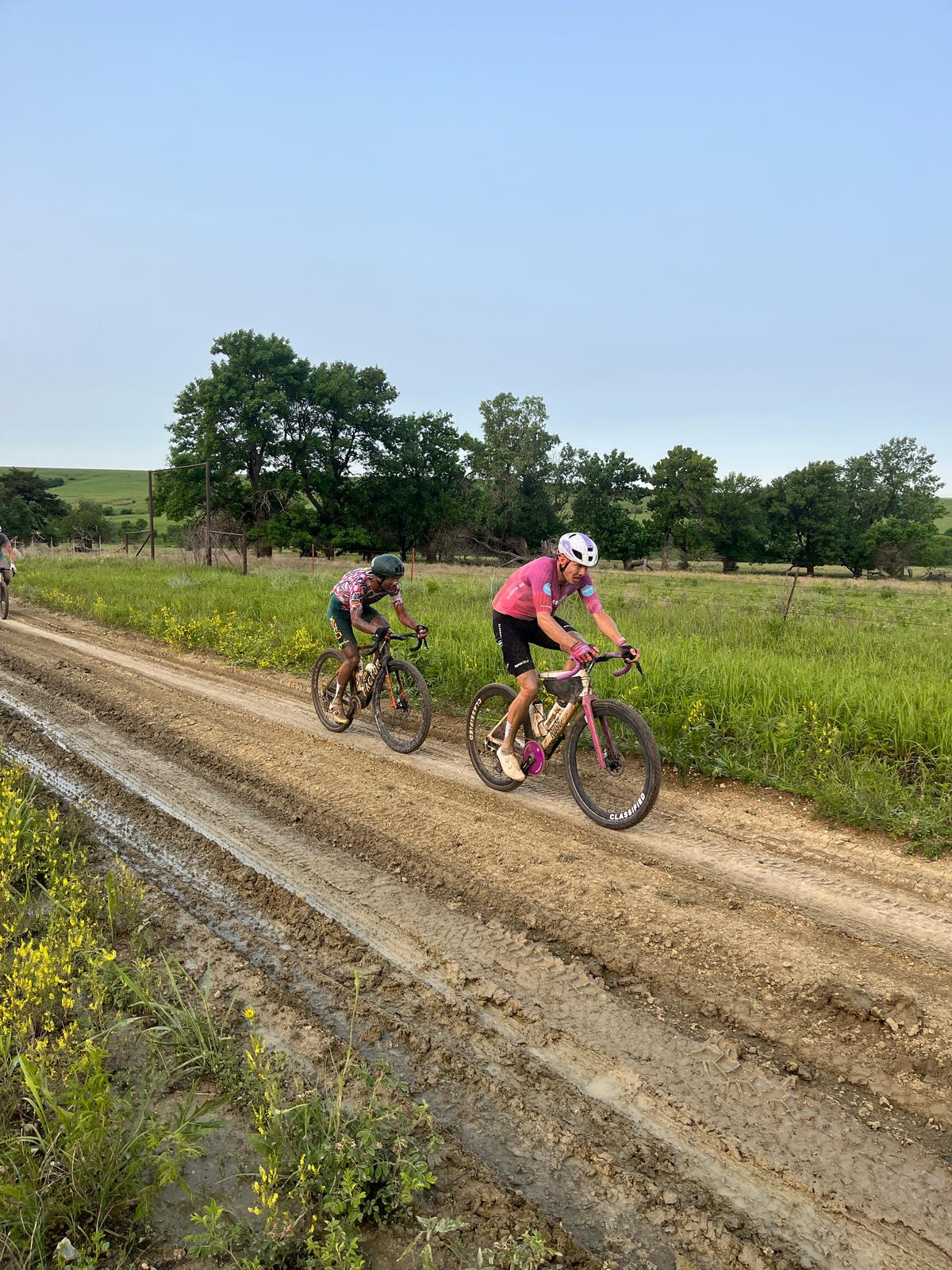 Photos on Divide Road from the men's elite race at Unbound 200 2025