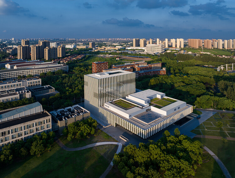 Yijia Building of Tongji University / TJAD Atelier L+ - Exterior Photography