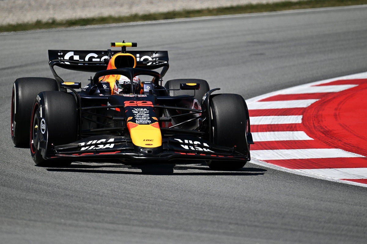 Yuki Tsunoda “struggling” after Spanish GP Friday practice
