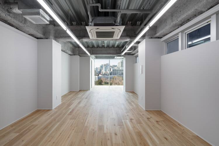 Yushima Building / Tenhachi Architect & Interior Design  - Interior Photography, Glass
