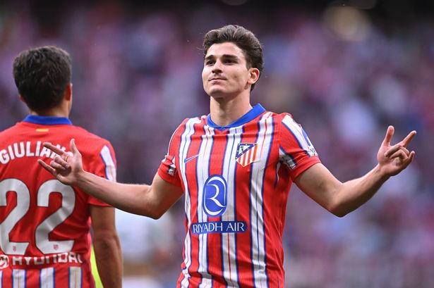 MADRID, SPAIN - MAY 18: Julian Alvarez of Atletico de Madrid celebrates scoring his team's third goal during the La Liga EA Sports match between Atletico de Madrid and Real Betis Balompie at Riyadh Air Metropolitano on May 18, 2025 in Madrid, Spain. (Photo by Denis Doyle/Getty Images)