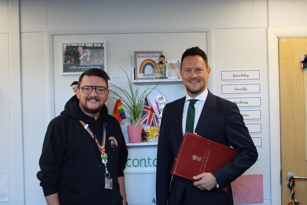 Castleway Primary School Stuart Mycroft and Minister for Early Education Stephen Morgan.