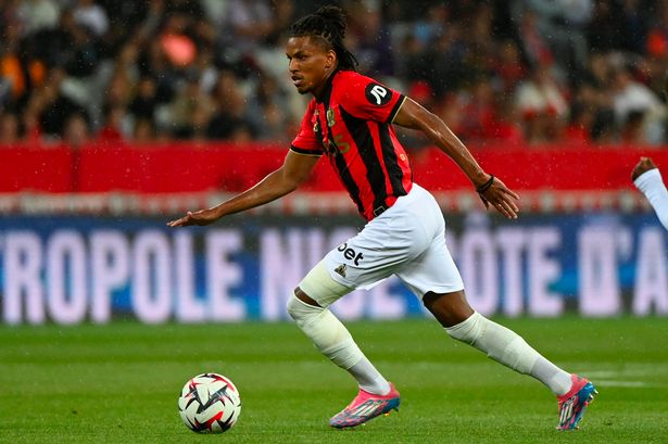 icham Boudaoui playing for Nice