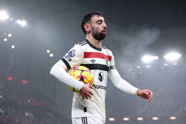 LIVERPOOL, ENGLAND - JANUARY 05: Bruno Fernandes of Manchester United during the Premier League match between Liverpool FC and Manchester United FC at Anfield on January 05, 2025 in Liverpool, England. (Photo by Alex Livesey - Danehouse/Getty Images)