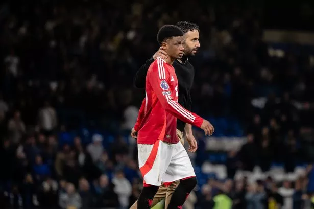 Ruben Amorim puts his arm around Amad