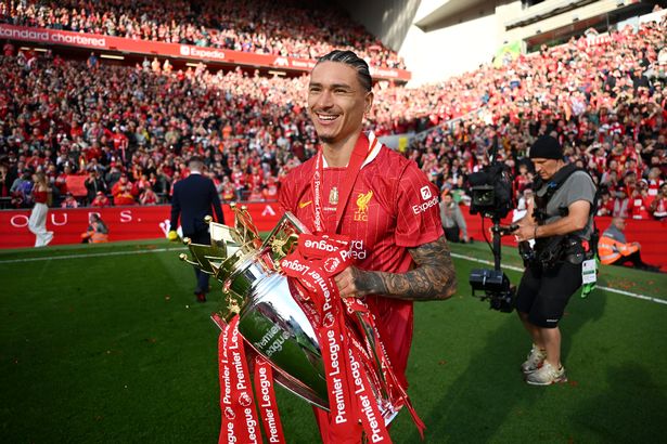 Darwin Nunez of Liverpool  celebrates 