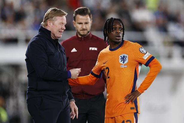 Netherlands coach Ronald Koeman, Jeremie Frimpong of the Netherlands