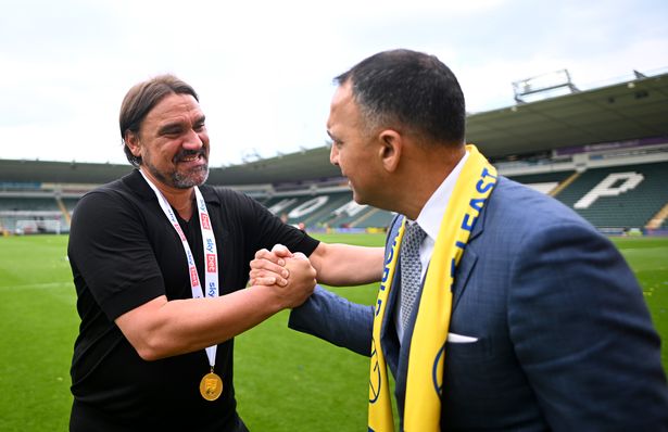 Daniel Farke, Manager of Leeds United, embraces Paraag Marathe, Chairman of Leeds United and minority shareholder of the 49ers Enterprise group