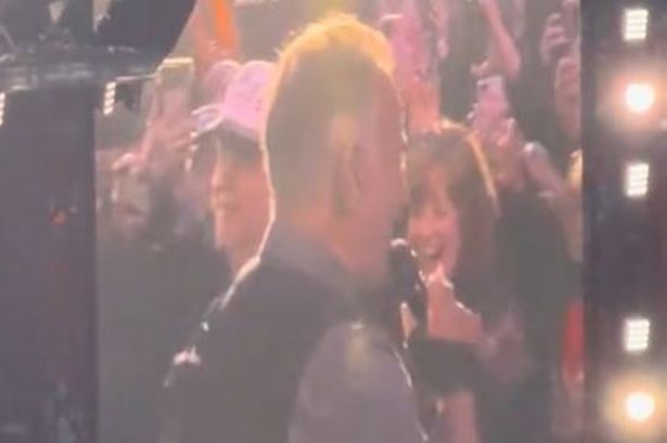 Bruce Springsteen spotted the beautiful moment a couple got engaged