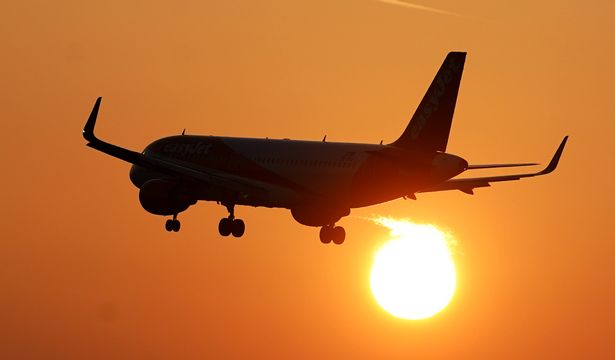 EU transport ministers are proposing to extend the delay period for flight compensation 