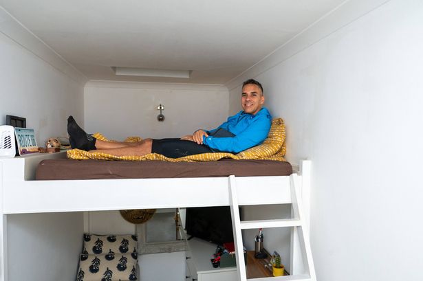 SWNS_LONDON_SMALL-FLAT_008.jpg