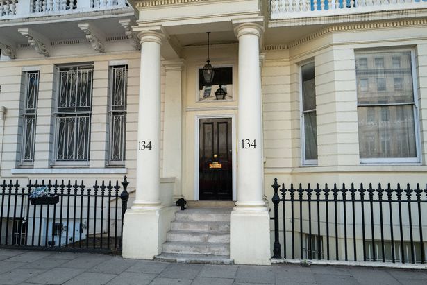 SWNS_LONDON_SMALL-FLAT_020.jpg
