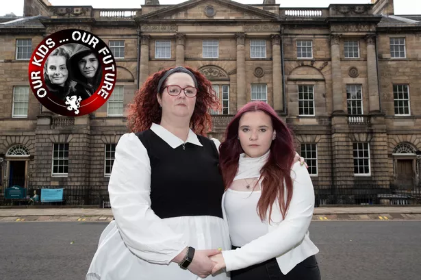 Youth violence campaigners Vicky and Kaylynn Donald outside Bute House in Edinburgh