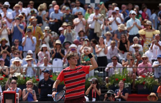 Jack Draper celebrates winning his match against Jenson Brooksby at Queen's Club