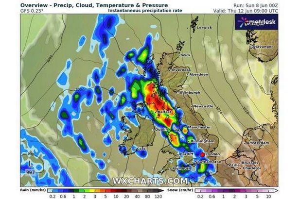 Weather maps show rain bomb hitting the UK