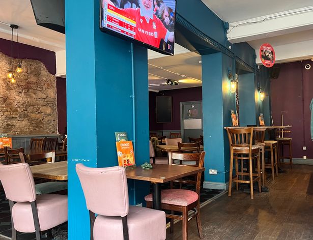 Inside the White Hart on Park Row