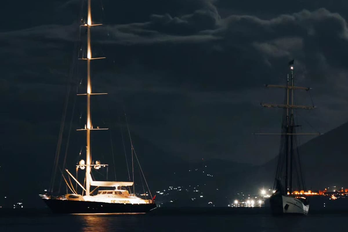 Mike Lynch’s sunken yacht glimpsed above surface ahead of being fully raised - London Evening Standard