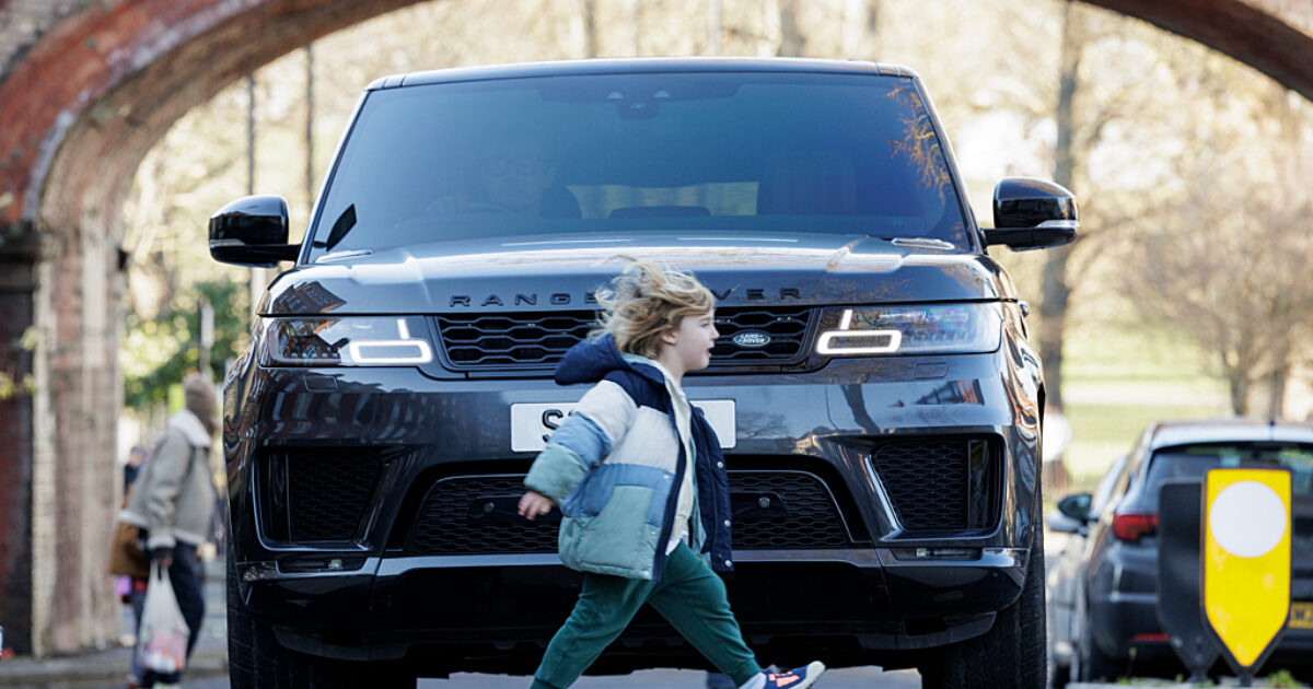 Civil society calls on the EU to limit new car dimensions by…