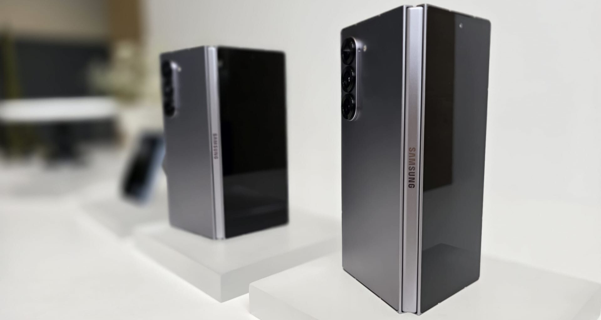 Samsung aims to catch up Chinese rivals for thin foldable phones