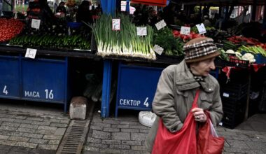 Top Bulgarian official says he’ll intervene to stop food price spikes before eurozone entry – POLITICO